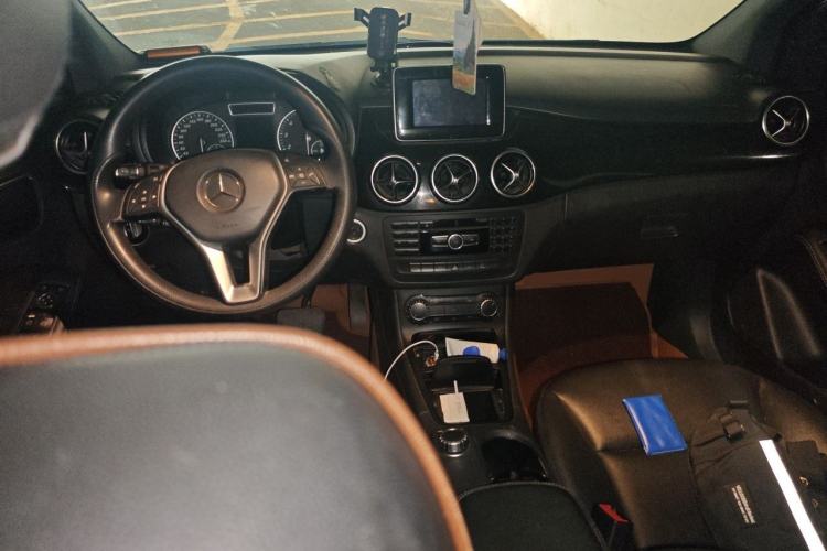 Used Mercedes-Benz B-Class 2012 B 180 Center Console