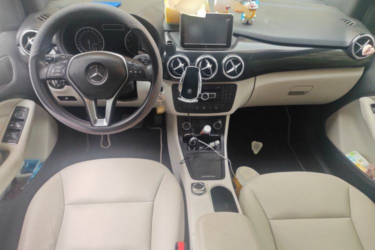 Used Mercedes-Benz B-Class 2012 B 180 Center Console