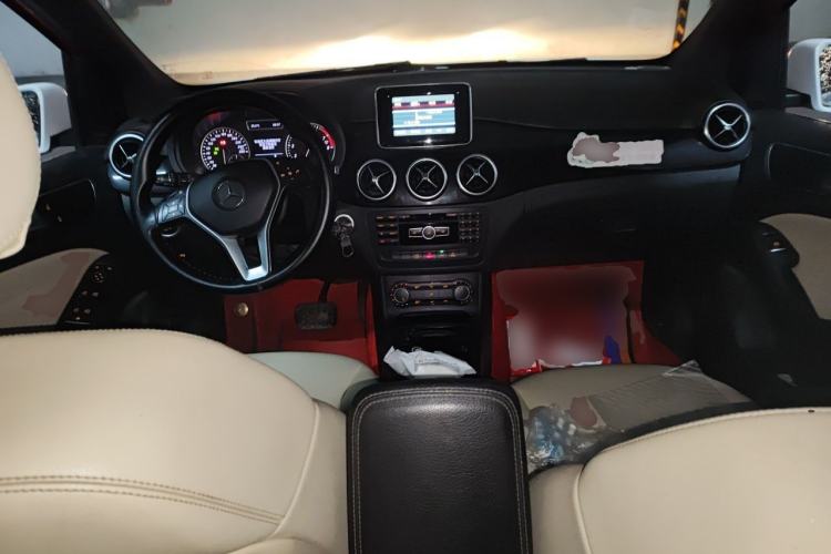 Used Mercedes-Benz B-Class 2012 B 180 Center Console