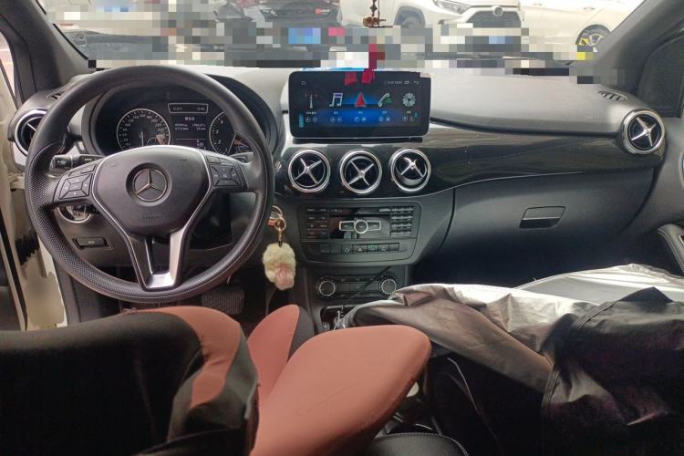 Used Mercedes-Benz B-Class 2012 B 180 Center Console