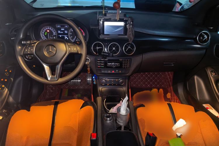 Used Mercedes-Benz B-Class 2012 B 180 Center Console