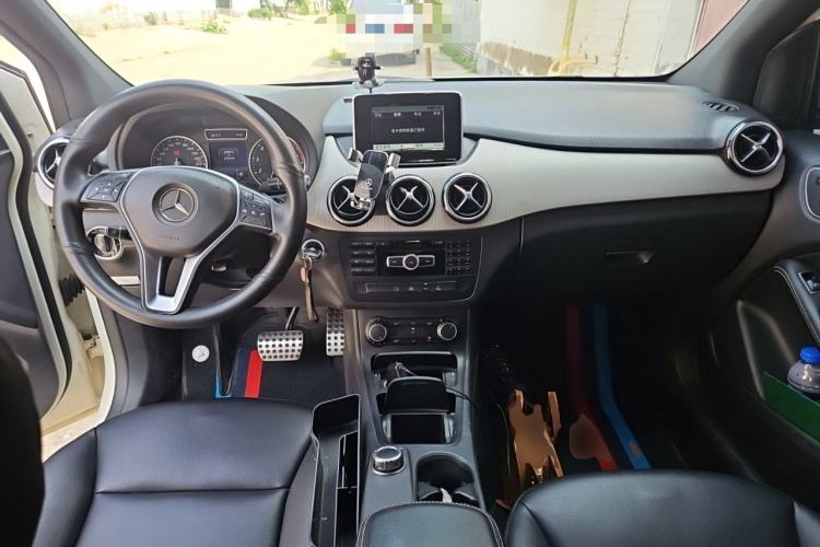 Used Mercedes-Benz B-Class 2012 B 200 Center Console