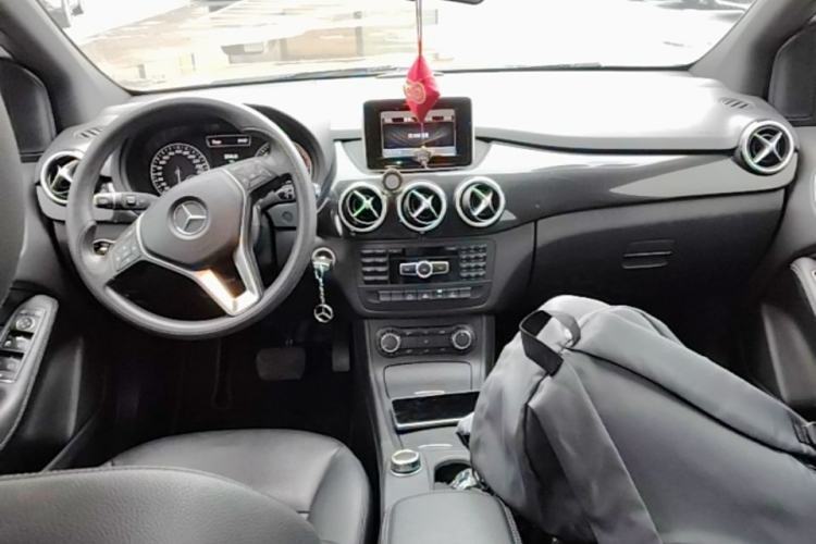 Used Mercedes-Benz B-Class 2012 B 180 Center Console