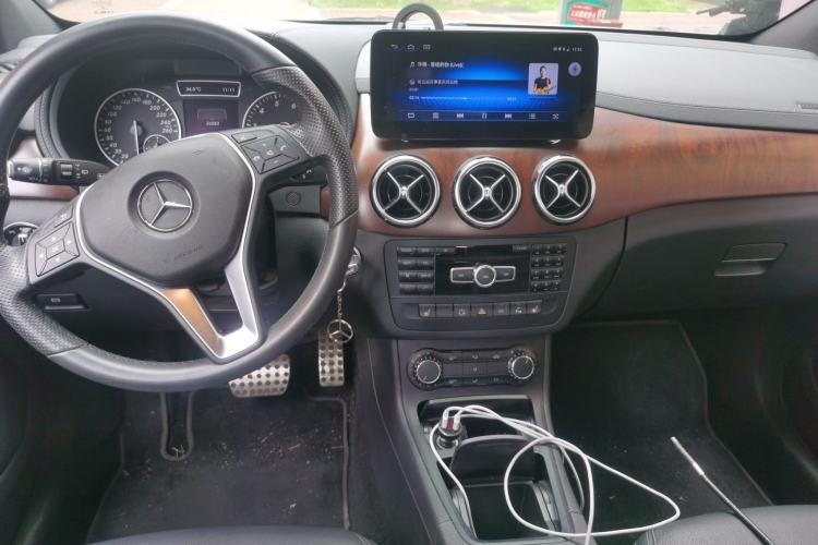 Used Mercedes-Benz B-Class 2012 B 200 Center Console