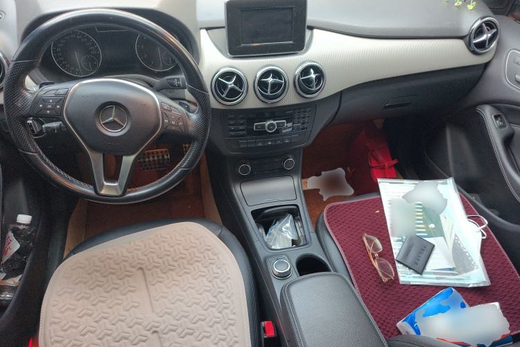 Used Mercedes-Benz B-Class 2012 B 200 Center Console