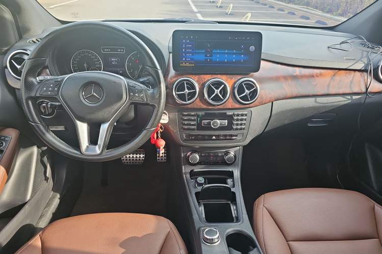Used Mercedes-Benz B-Class 2012 B 200 Center Console