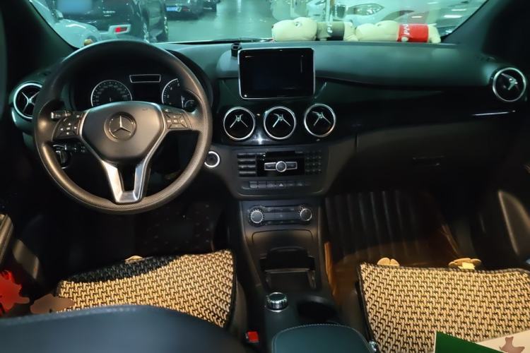 Used Mercedes-Benz B-Class 2012 B 180 Center Console