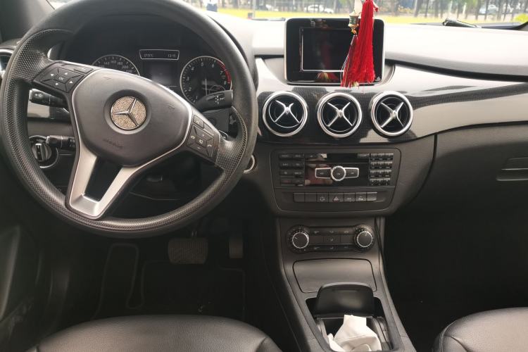 Used Mercedes-Benz B-Class 2012 B 180 Center Console