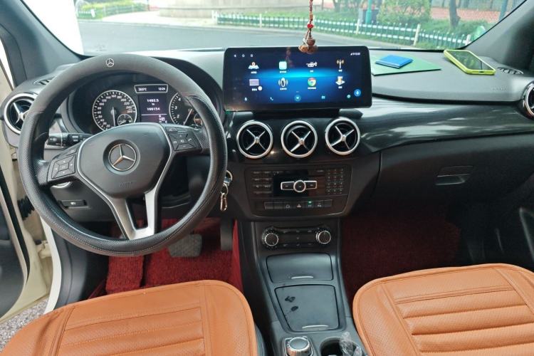 Used Mercedes-Benz B-Class 2012 B 180 Center Console