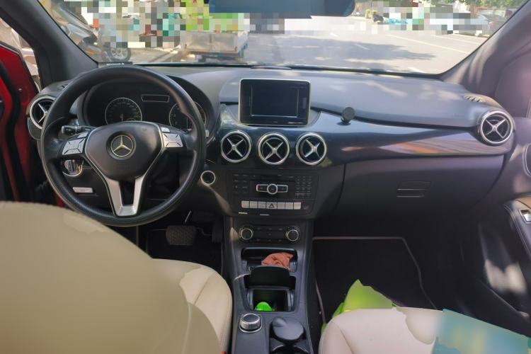 Used Mercedes-Benz B-Class 2012 B 180 Center Console