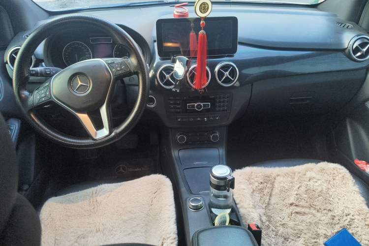 Used Mercedes-Benz B-Class 2012 B 180 Center Console