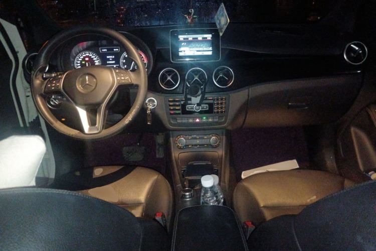 Used Mercedes-Benz B-Class 2012 B 180 Center Console