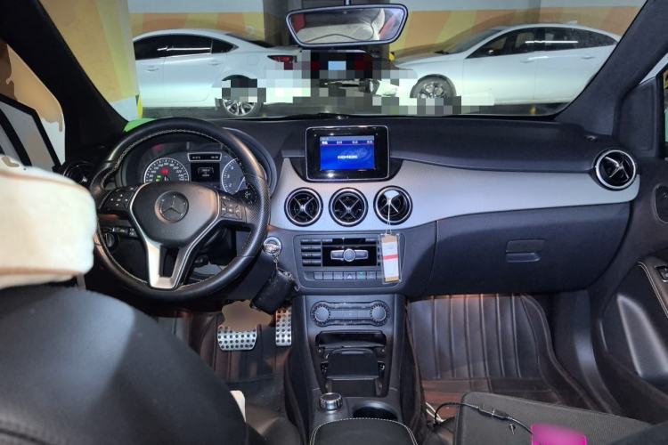Used Mercedes-Benz B-Class 2012 B 200 Center Console