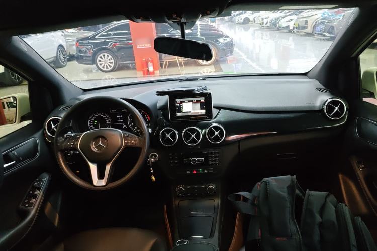 Used Mercedes-Benz B-Class 2012 B 180 Center Console