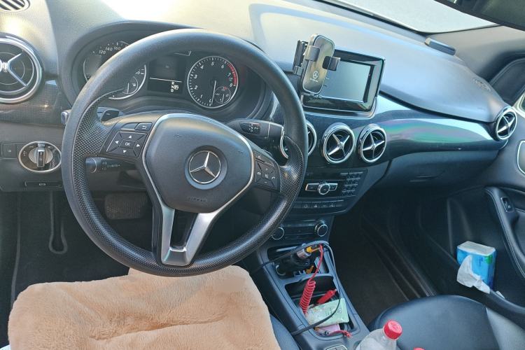 Used Mercedes-Benz B-Class 2012 B 180 Center Console