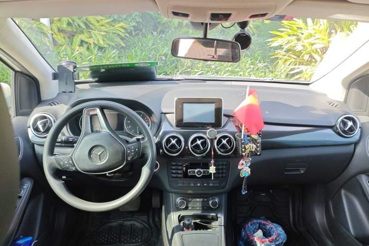 Used Mercedes-Benz B-Class 2012 B 180 Center Console