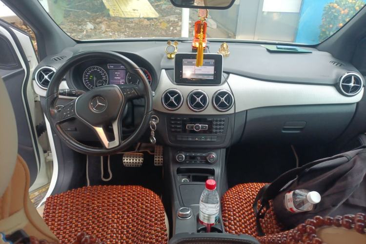 Used Mercedes-Benz B-Class 2012 B 200 Center Console