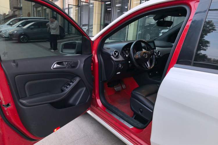 Used Mercedes-Benz B-Class 2012 B 200 Driver Seat