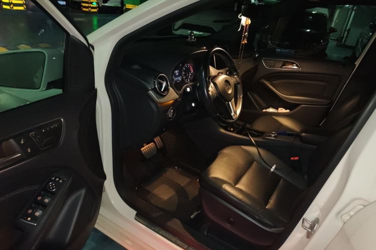 Used Mercedes-Benz B-Class 2012 B 200 Driver Seat