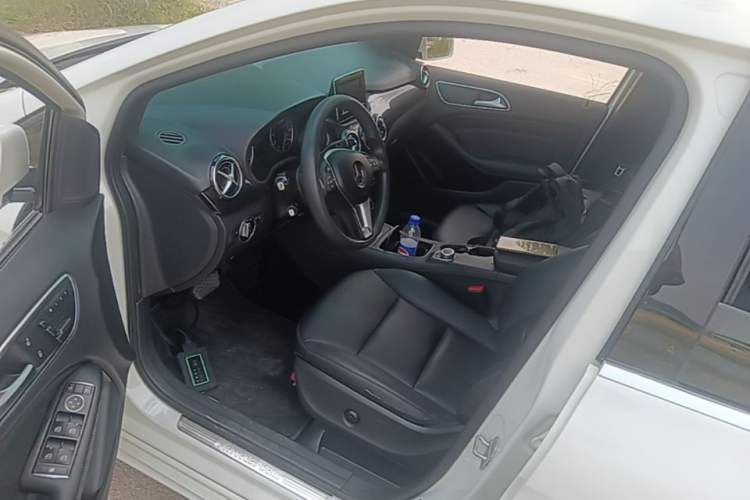 Used Mercedes-Benz B-Class 2012 B 180 Driver Seat