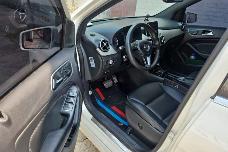 Used Mercedes-Benz B-Class 2012 B 200 Driver Seat