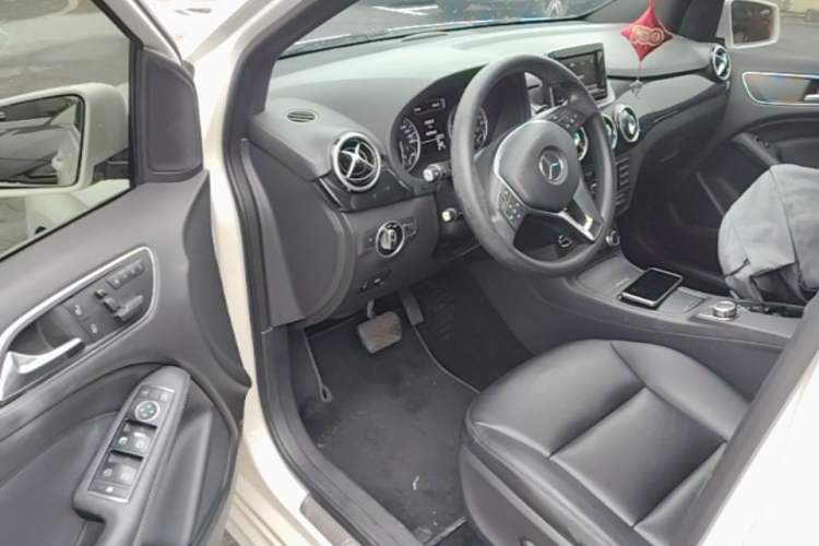 Used Mercedes-Benz B-Class 2012 B 180 Driver Seat