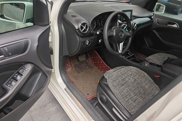 Used Mercedes-Benz B-Class 2012 B 180 base model (imported) Driver Seat