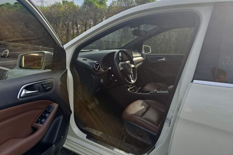 Used Mercedes-Benz B-Class 2012 B 200 Driver Seat