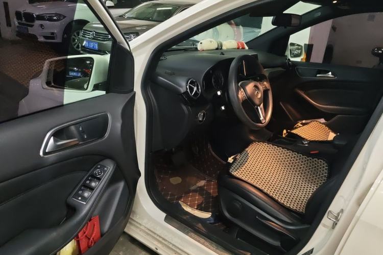 Used Mercedes-Benz B-Class 2012 B 180 Driver Seat