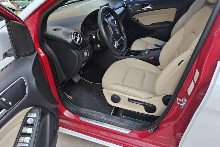 Used Mercedes-Benz B-Class 2012 B 180 Driver Seat