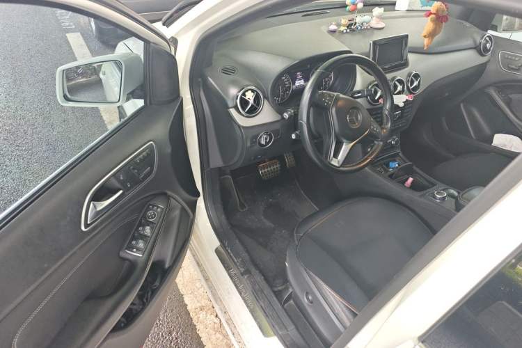 Used Mercedes-Benz B-Class 2012 B 200 Driver Seat