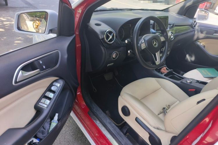 Used Mercedes-Benz B-Class 2012 B 180 Driver Seat
