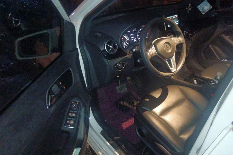 Used Mercedes-Benz B-Class 2012 B 180 Driver Seat