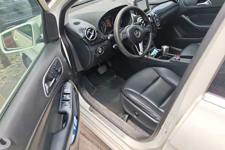 Used Mercedes-Benz B-Class 2012 B 180 Driver Seat
