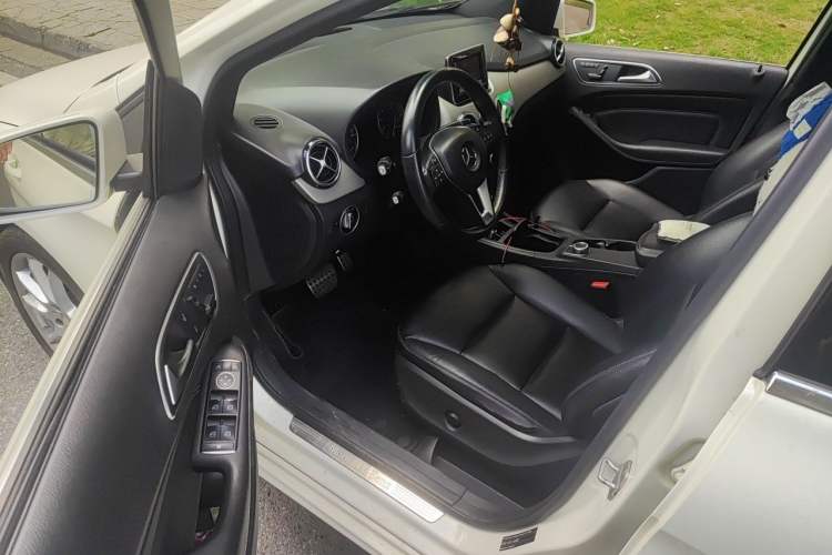 Used Mercedes-Benz B-Class 2012 B 200 Driver Seat