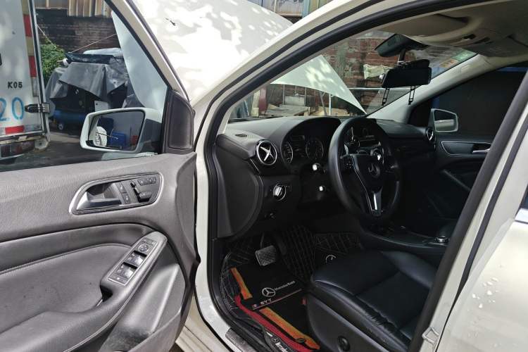 Used Mercedes-Benz B-Class 2012 B 180 Driver Seat