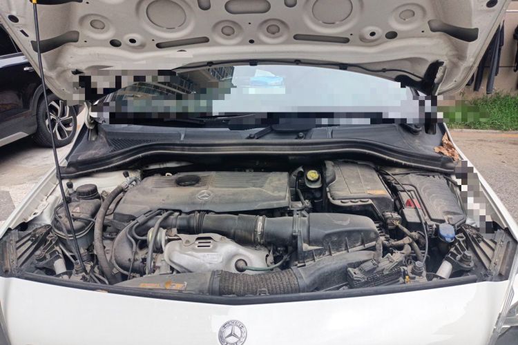 Used Mercedes-Benz B-Class 2012 B 180 Engine Bay