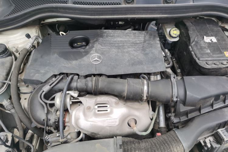 Used Mercedes-Benz B-Class 2012 B 200 Engine Bay