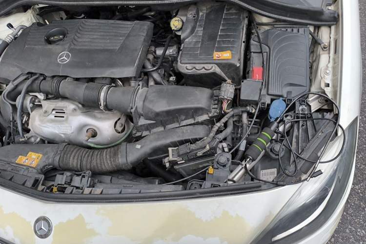 Used Mercedes-Benz B-Class 2012 B 200 Engine Bay Left