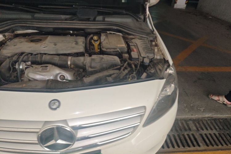 Used Mercedes-Benz B-Class 2012 B 180 Engine Bay Left