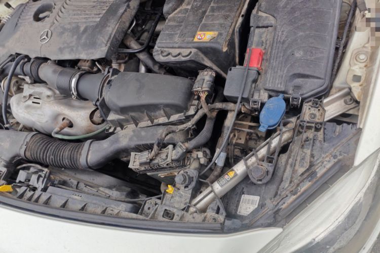Used Mercedes-Benz B-Class 2012 B 200 Engine Bay Left