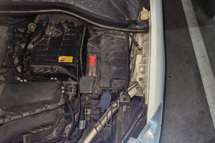 Used Mercedes-Benz B-Class 2012 B 180 Engine Bay Left