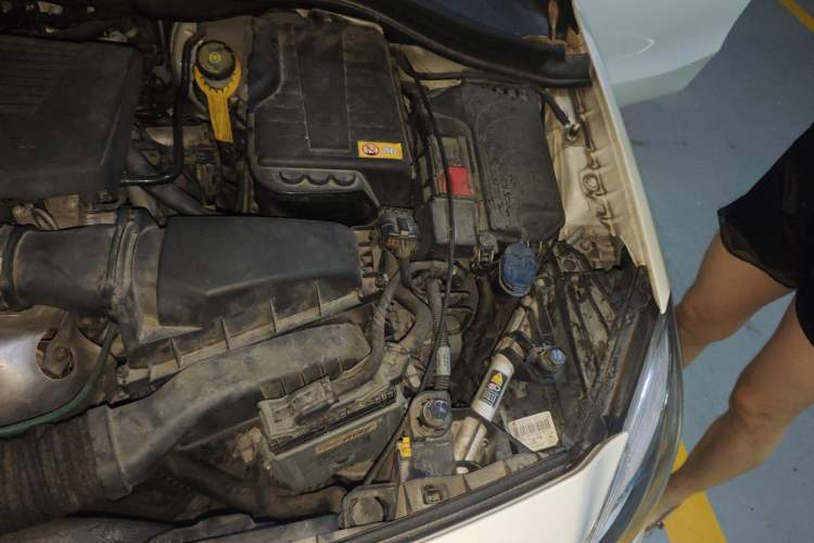 Used Mercedes-Benz B-Class 2012 B 200 Engine Bay Left
