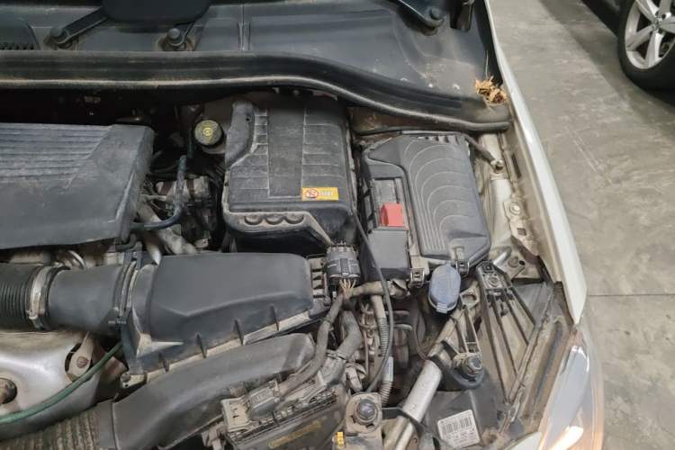 Used Mercedes-Benz B-Class 2012 B 180 Engine Bay Left