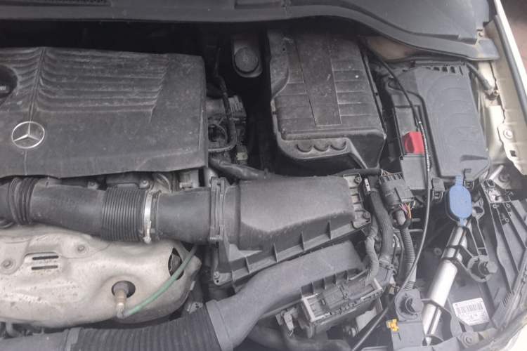 Used Mercedes-Benz B-Class 2012 B 200 Engine Bay Left