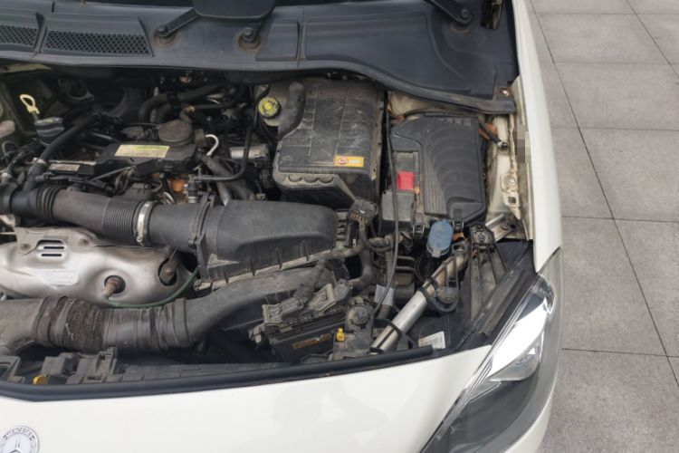 Used Mercedes-Benz B-Class 2012 B 180 Engine Bay Left