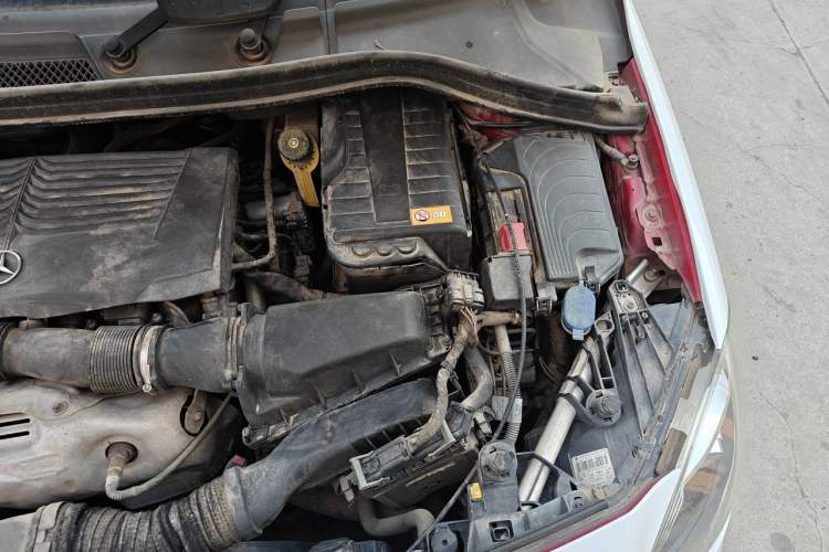 Used Mercedes-Benz B-Class 2012 B 180 Engine Bay Left