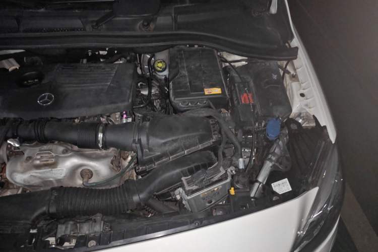 Used Mercedes-Benz B-Class 2012 B 200 Engine Bay Left