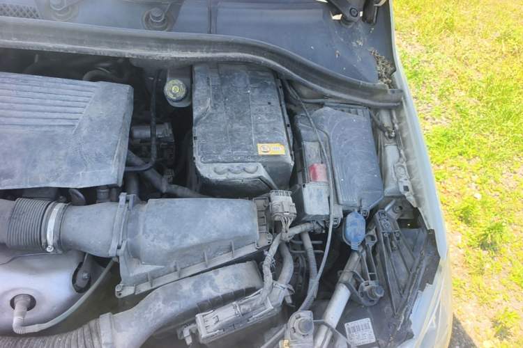 Used Mercedes-Benz B-Class 2012 B 180 Engine Bay Left