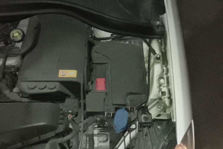 Used Mercedes-Benz B-Class 2012 B 180 Engine Bay Left